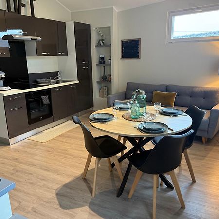Loft, Studio And Love Rooms Bourg-Saint-Christophe Bagian luar foto