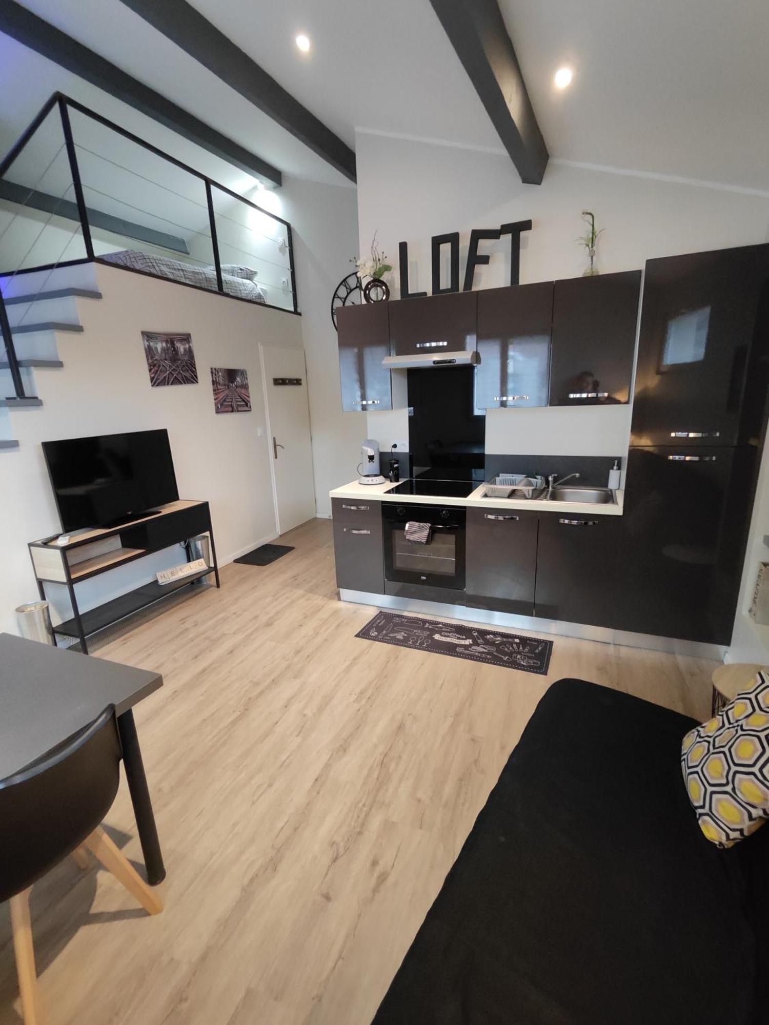 Loft, Studio And Love Rooms Bourg-Saint-Christophe Bagian luar foto