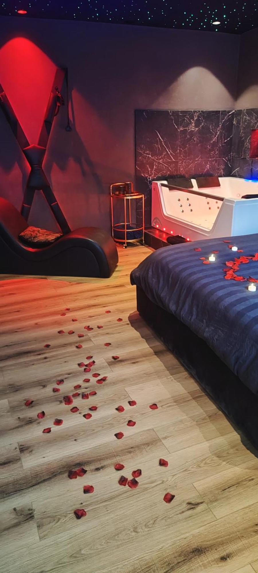 Loft, Studio And Love Rooms Bourg-Saint-Christophe Bagian luar foto