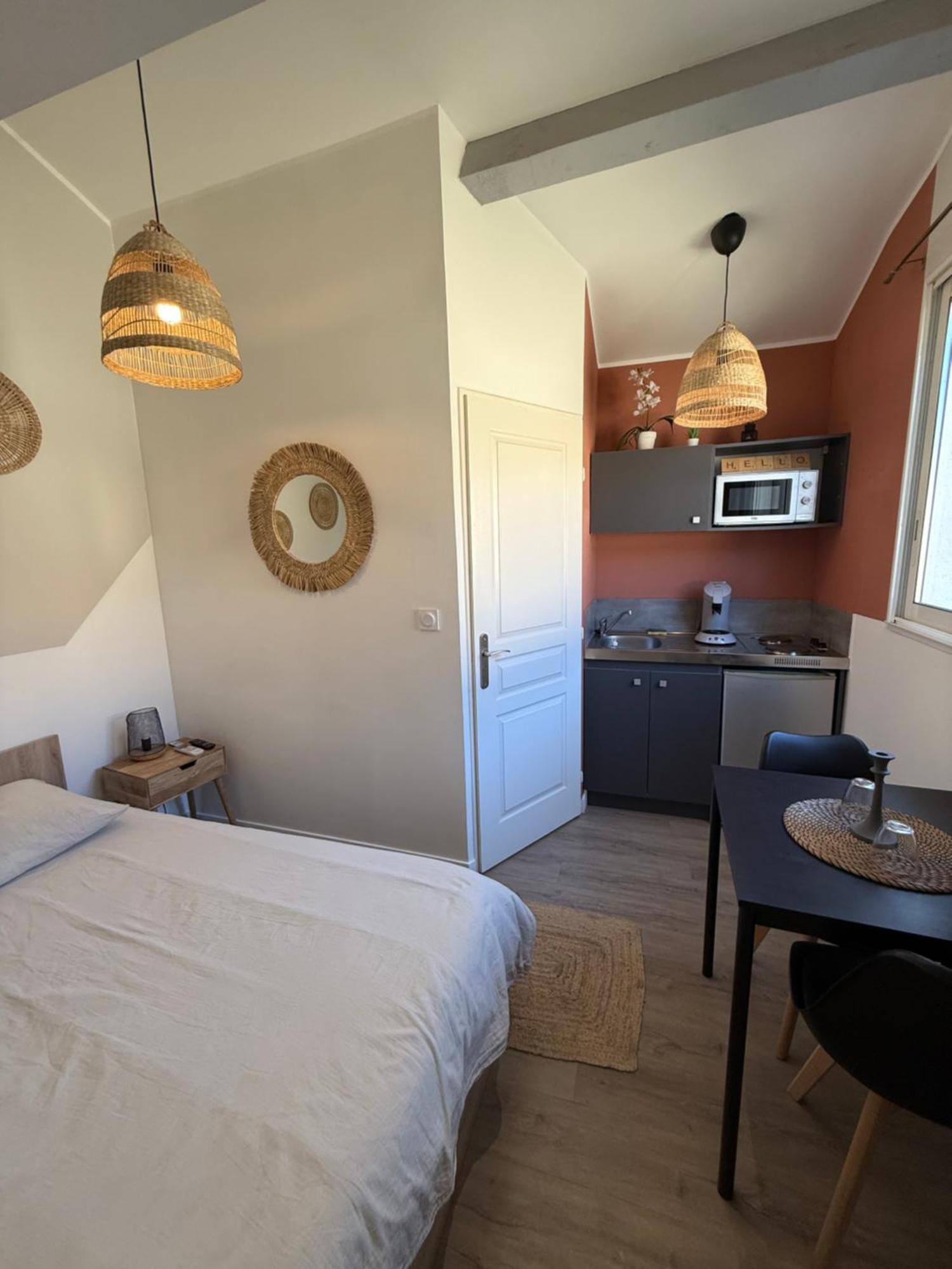 Loft, Studio And Love Rooms Bourg-Saint-Christophe Bagian luar foto