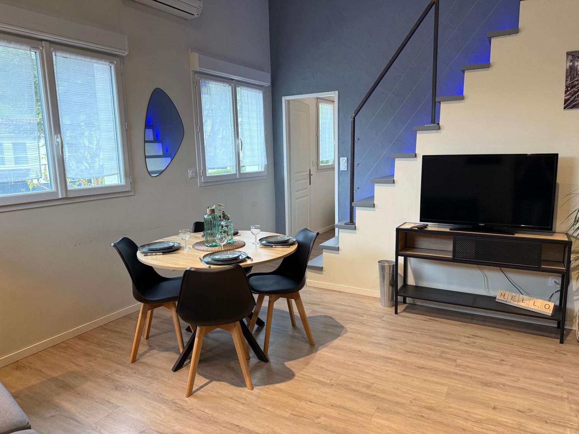 Loft, Studio And Love Rooms Bourg-Saint-Christophe Bagian luar foto