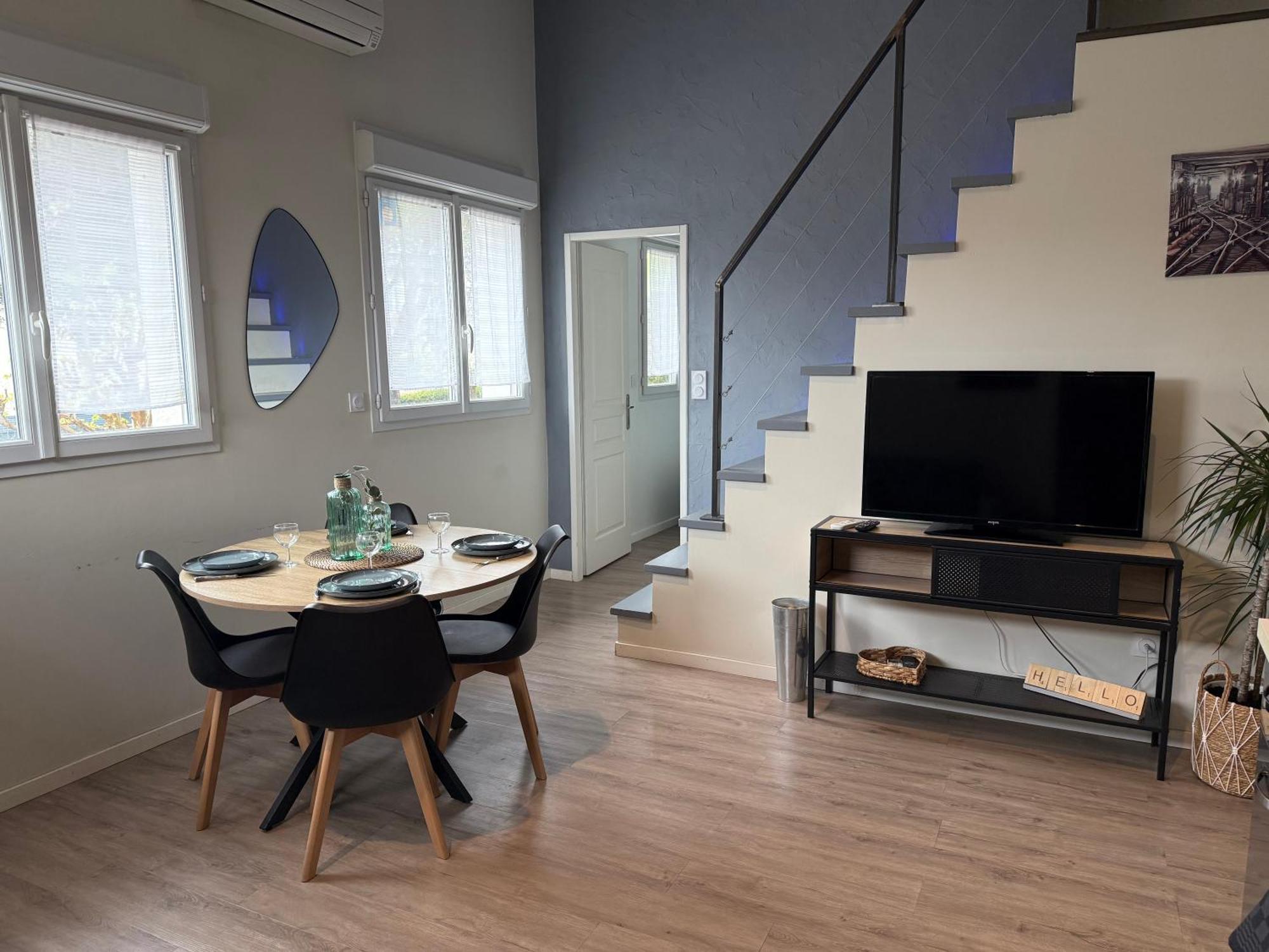 Loft, Studio And Love Rooms Bourg-Saint-Christophe Bagian luar foto